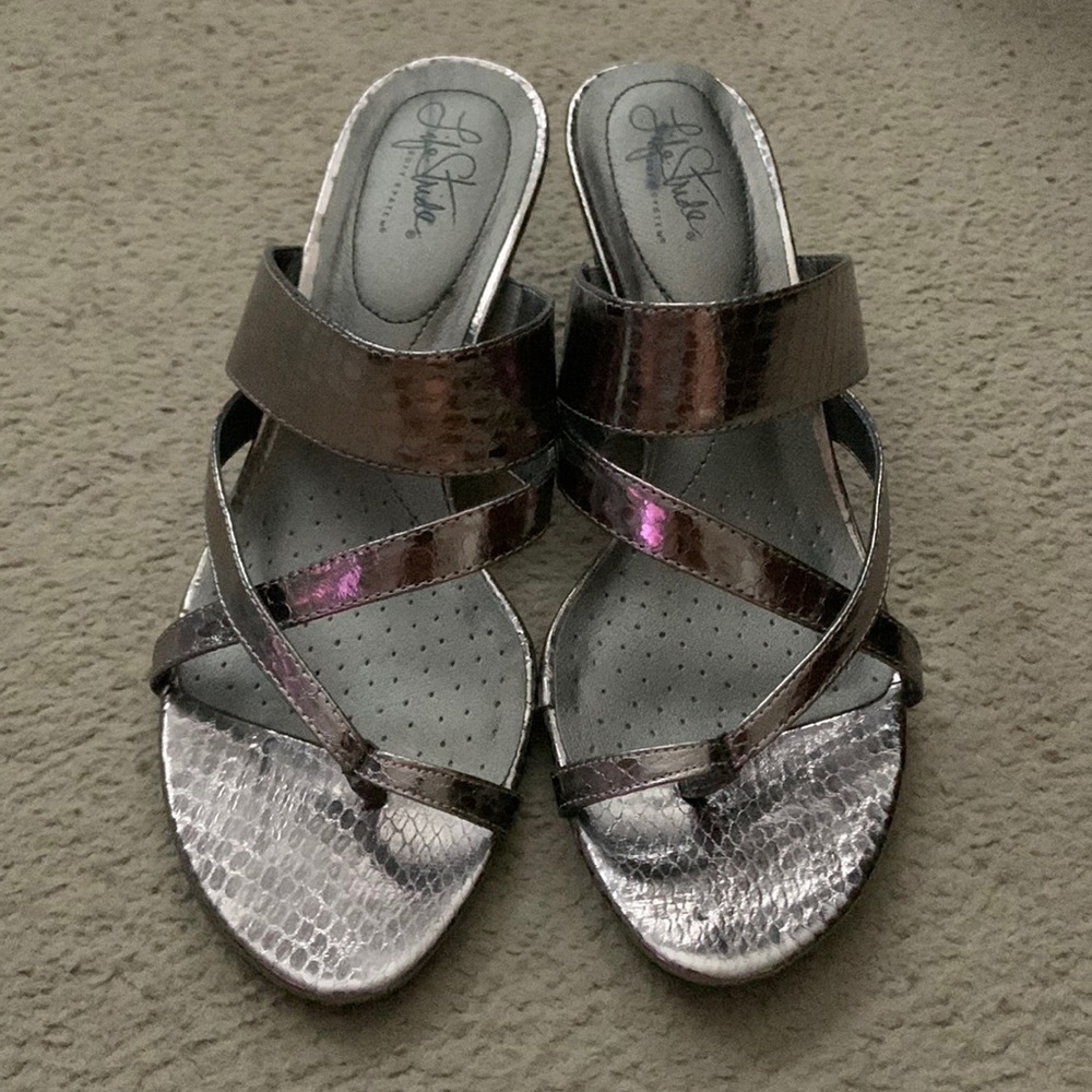 Life Stride Size 8M “Mini” heel